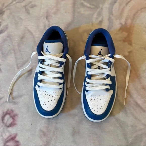 WMNS AIR JORDAN 1 LOW 'MARINA BLUE' - US WOMENS SIZE 8 - Picture 5 of 9